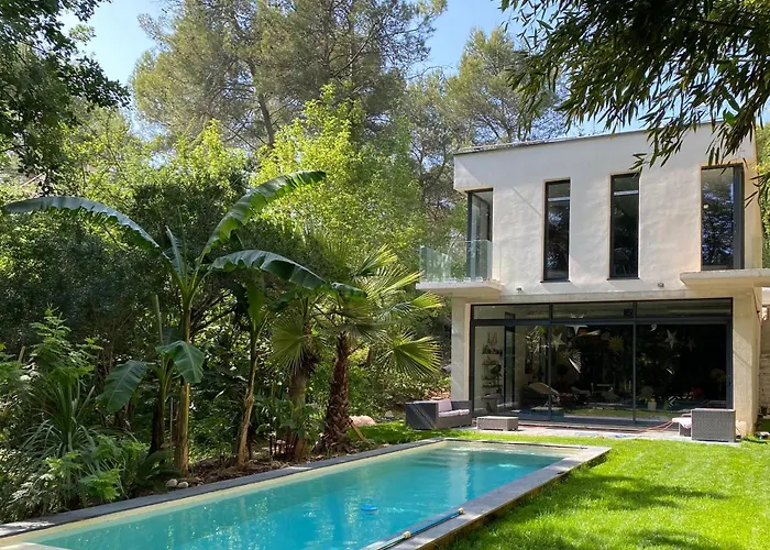 La Maison De Joy Dans Le Parc Des Elfes